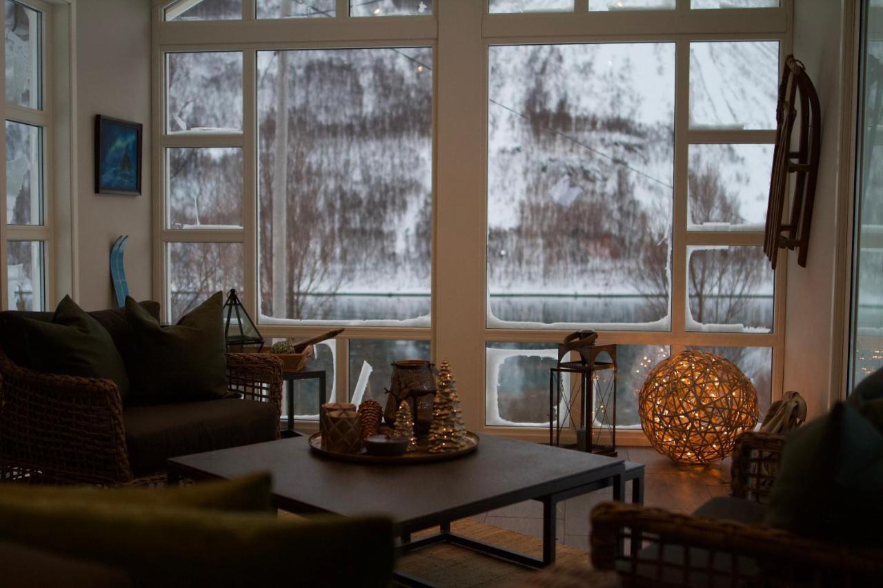 Kjosen Lodge, Lyngen. Lyngseidet Extérieur photo