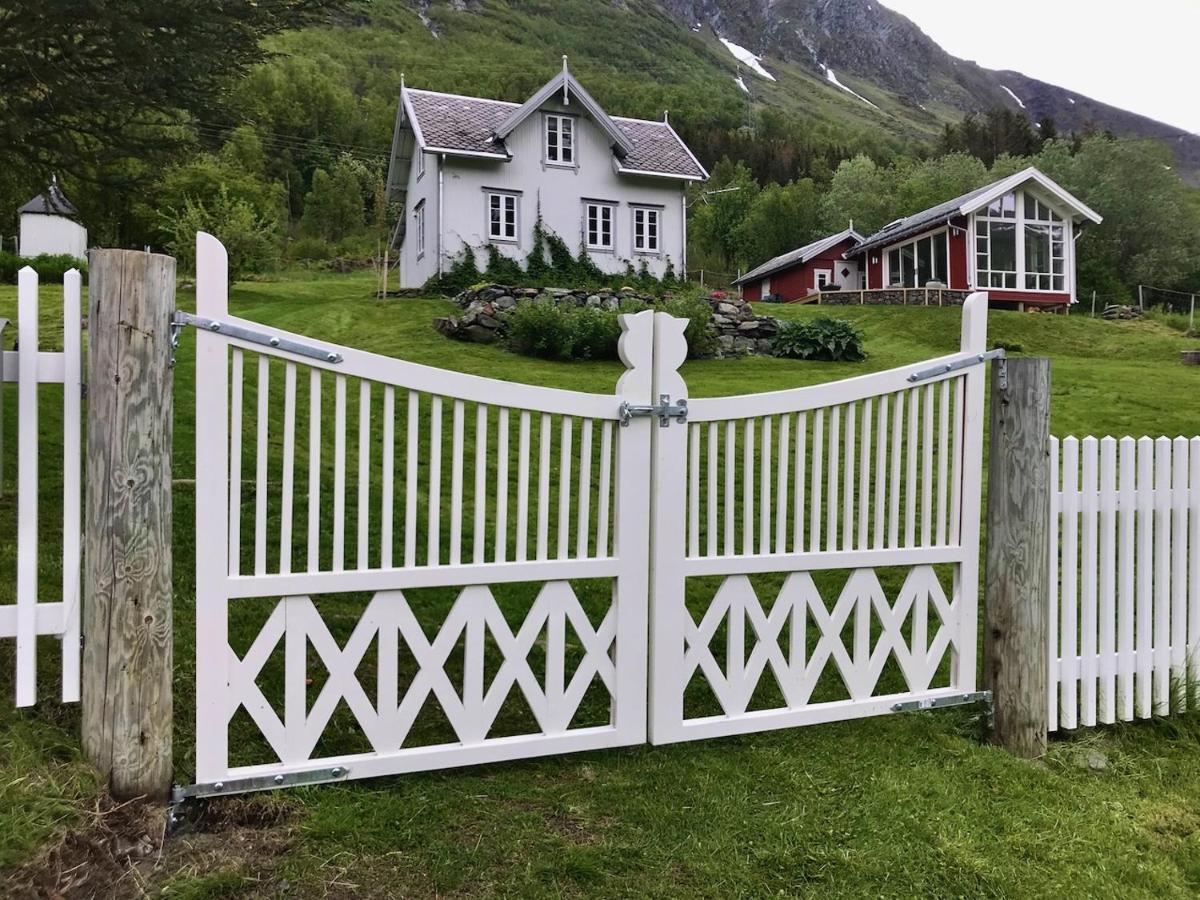 Kjosen Lodge, Lyngen. Lyngseidet Extérieur photo